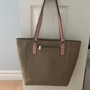 Very clean and new Clavin Klein tote, light beige and baby pink.